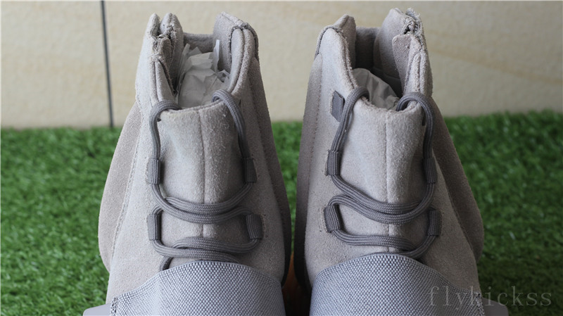 Adidas yeezy boost 750 grey gum glow in the dark